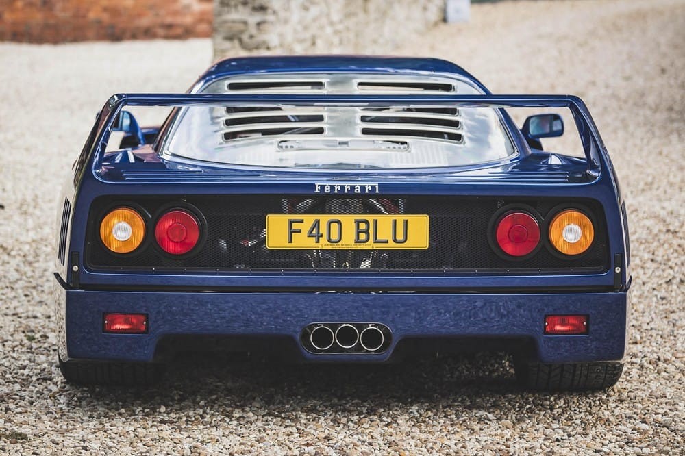 Được bán đấu giá trực tuyến nhưng chiếc Ferrari F40 này vẫn có giá cao