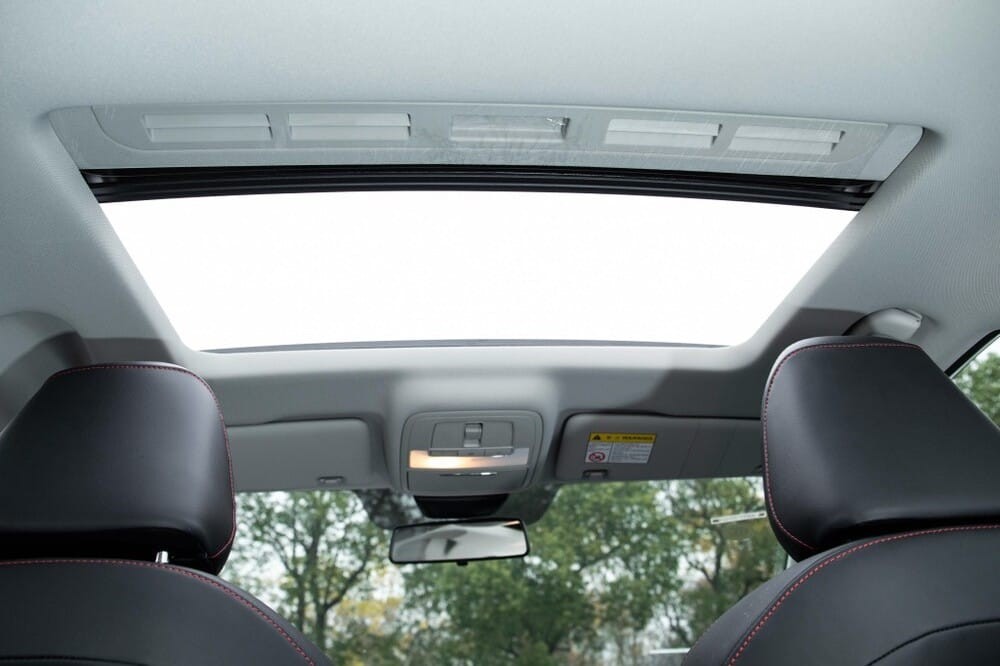 Cửa sổ trời của MG5 2021 Cửa sổ trời