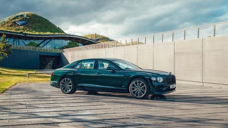 Bentley Flying Spur Plug-in Hybrid là mẫu xe tiết kiệm nhiên liệu nhất của hãng xe Anh
