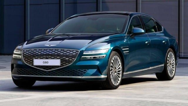 Genesis bước vào thời đại xe điện với Electrified G80 trang bị pin mặt trời trên nóc