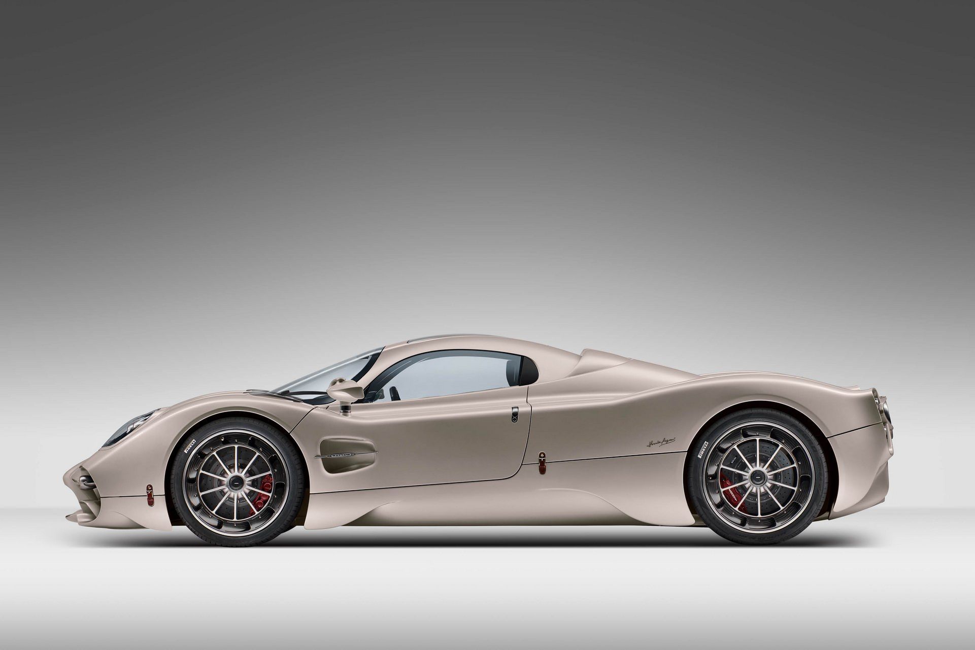 Thân xe Pagani Utopia