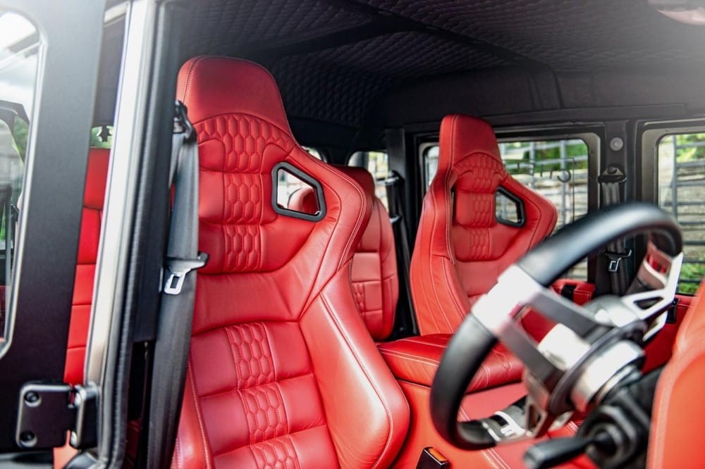 Nội thất của Kahn Flying Huntsman 6x6 Nội thất của Kahn Flying Huntsman 6x6