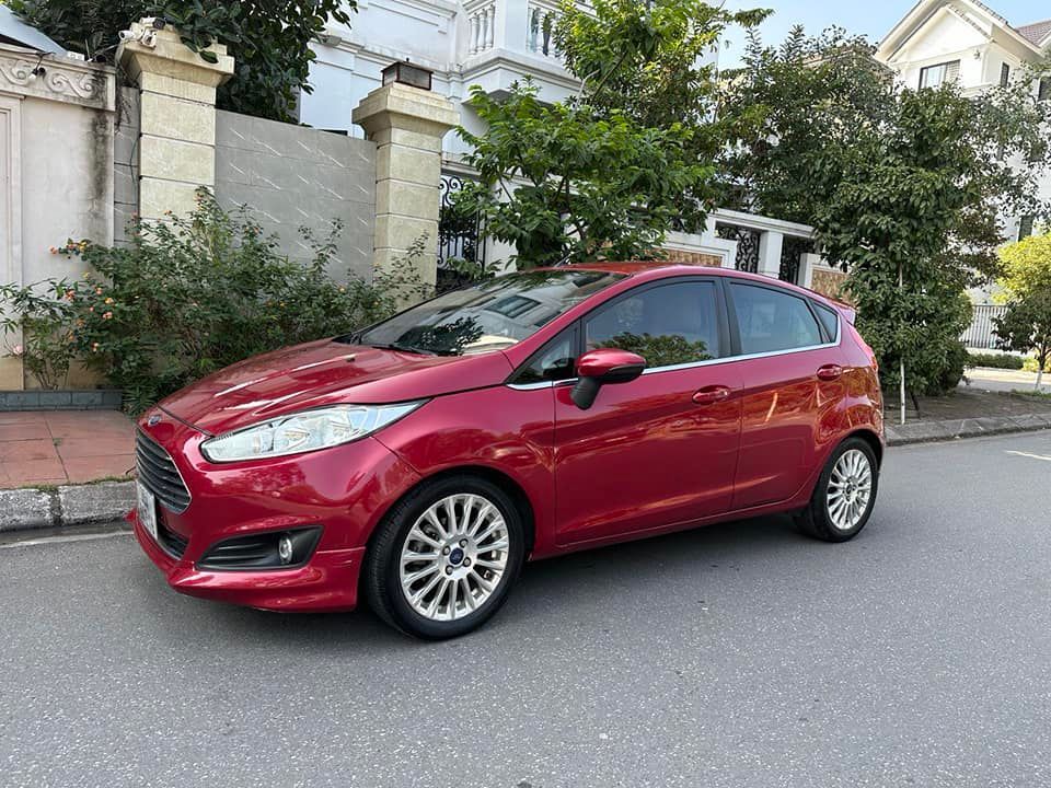 Cần tiền gấp em bán Ford fiesta Ecoboots 1.0
