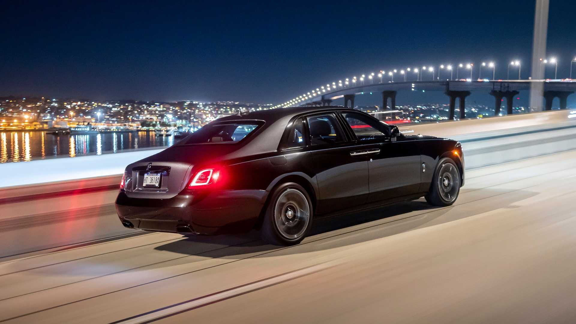 Giá xe Rolls-Royce Ghost Black Badge 2022