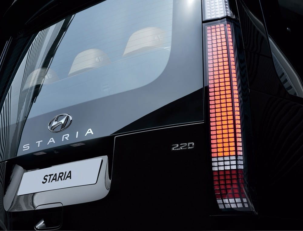 Cụm đèn hậu Parametric Pixel của Hyundai Staria 2021