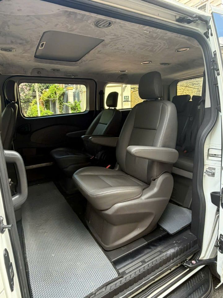 Ford Tourneo Titanium 2021 – Gia Đình Rộng Rãi, Đẳng Cấp