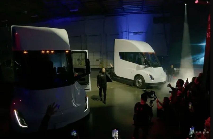 ra mắt Tesla Semi