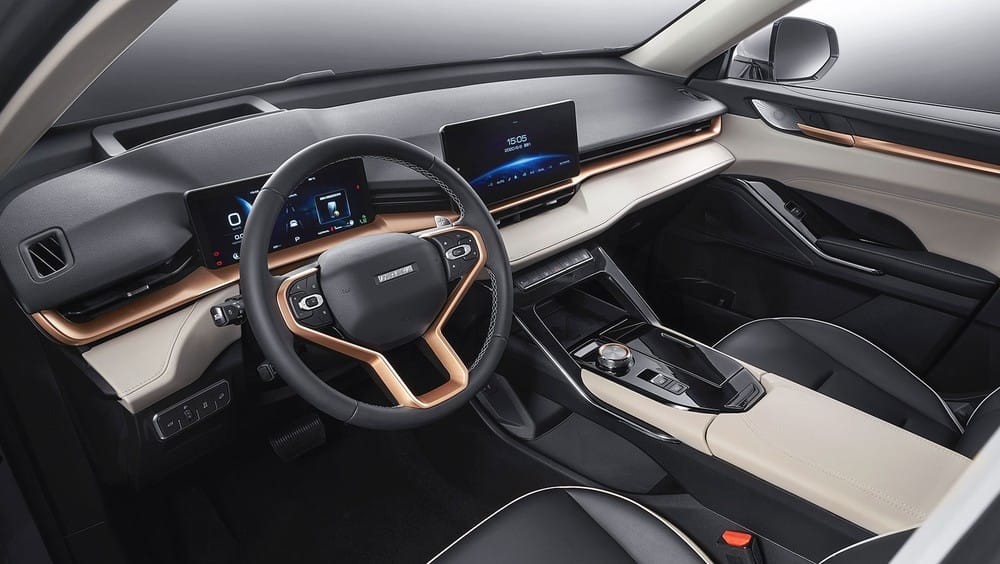 Haval H6 có 2 màn hình cỡ lớn trên mặt táp-lô