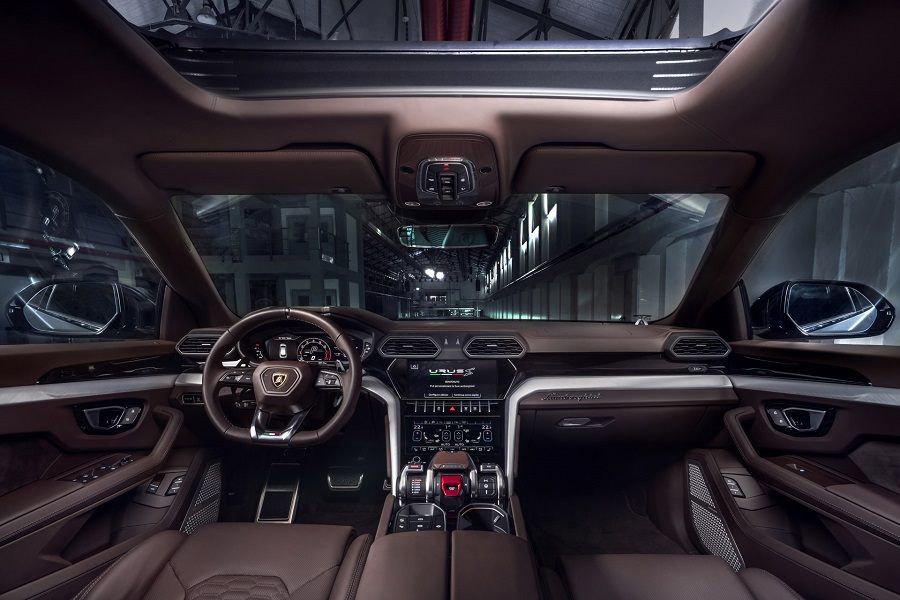 Nội thất Lamborghini Urus S 2023