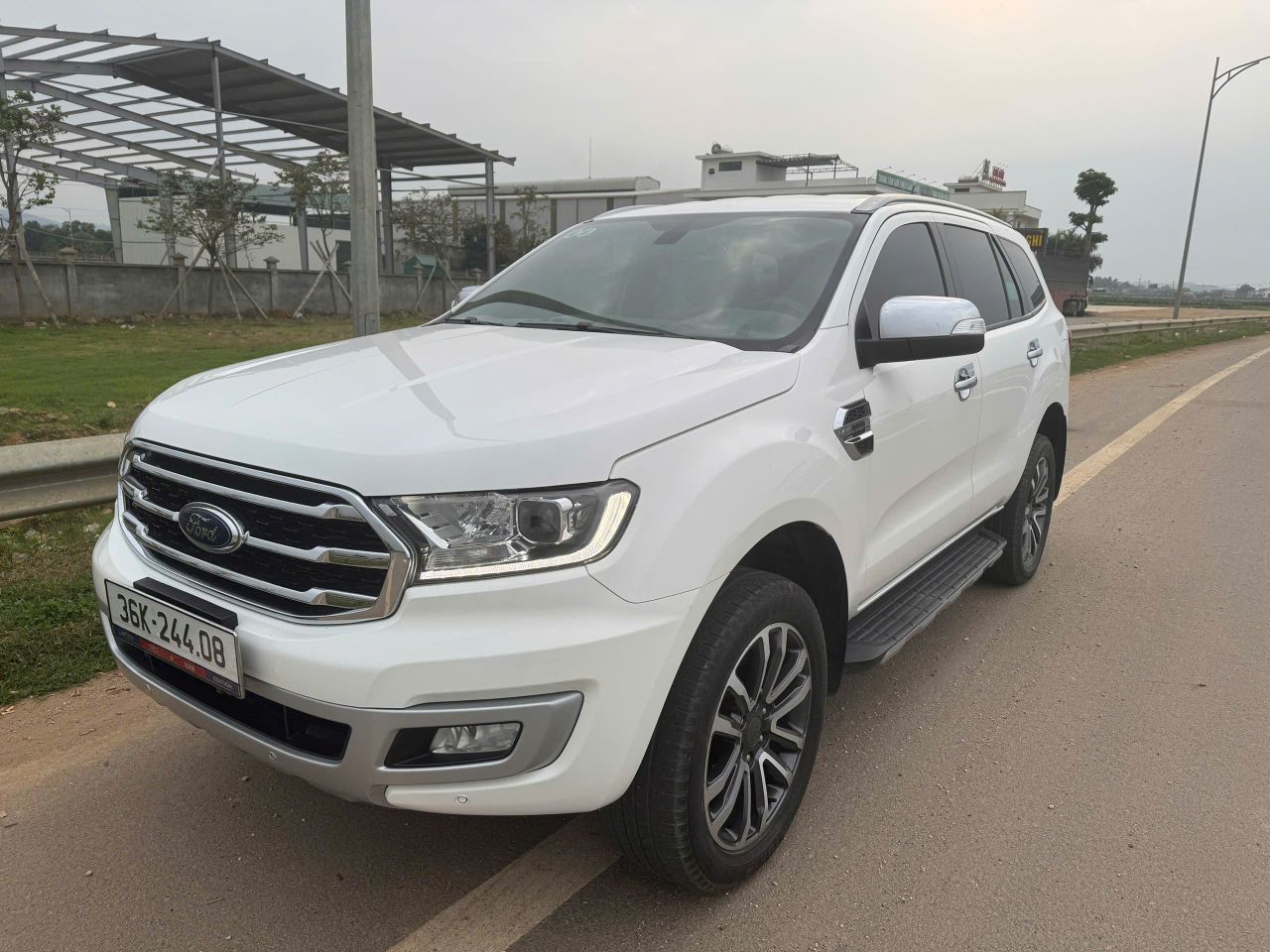 Chính chủ bán xe Ford Everset titanium một cầu sx 2020 form 2021