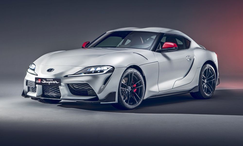 Toyota Supra 2023 và thiết kế động cơ sáu xi-lanh mới