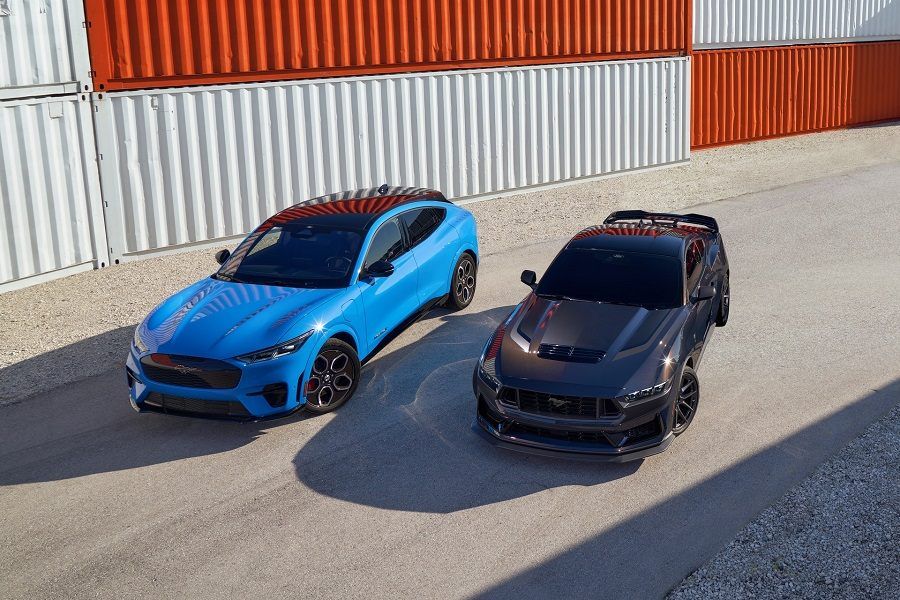 Ford Mustang Dark Horse