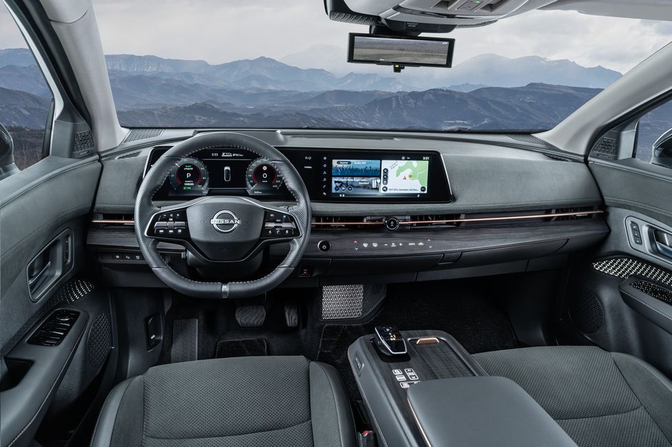 buồng lái Nissan Ariya 2023