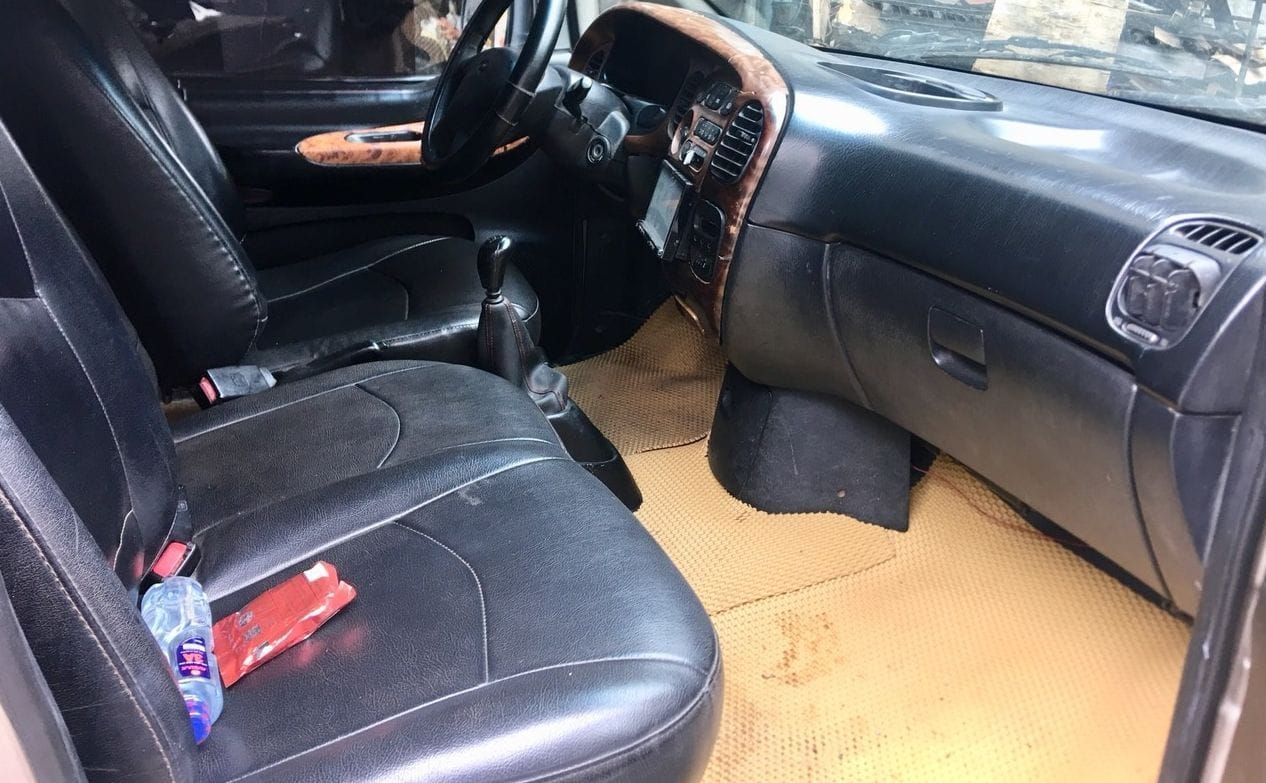 Hyundai Starex 2003 máy dầu 6 chỗ 800kg