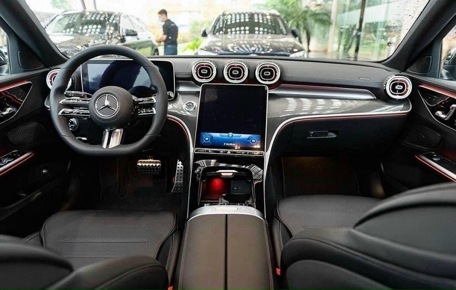 Nội thất Mercedes C300 AMG 2023