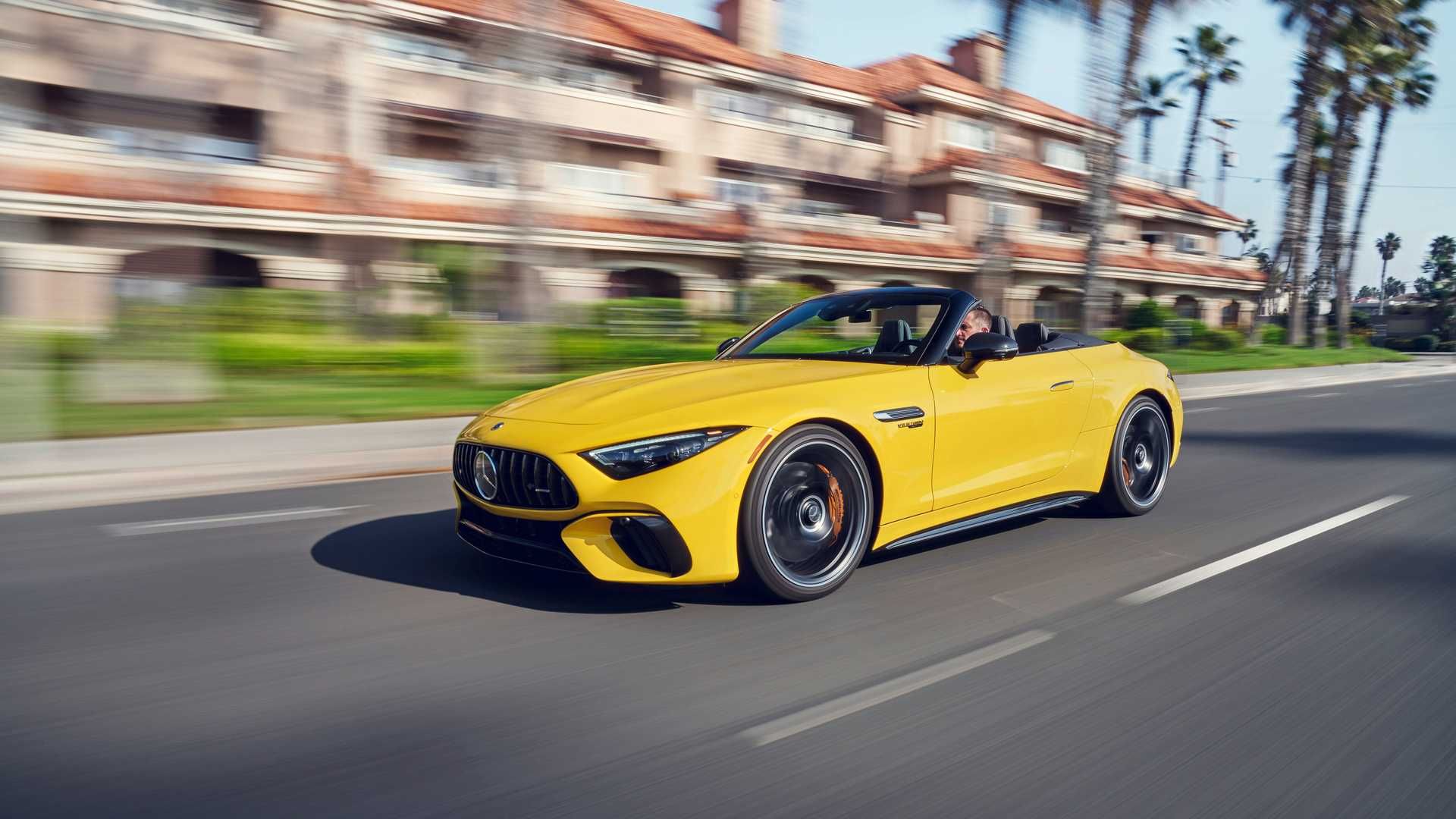Mercedes-AMG SL63 2022 với khả năng vào cua tốt