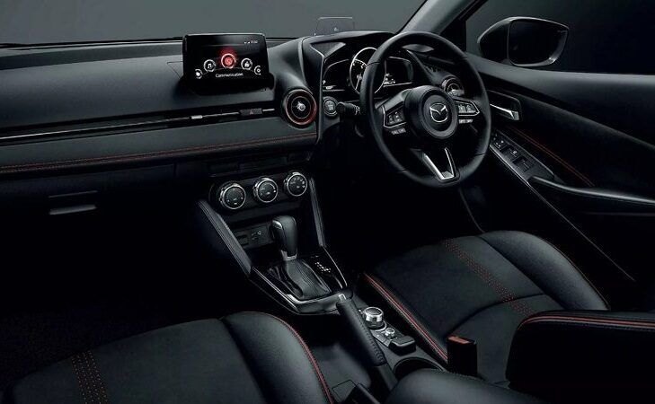 nội thất Mazda2