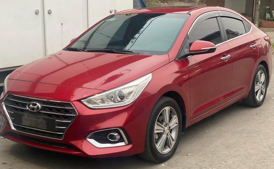 Cần bán Huyndai Accent số tự động cũ.
