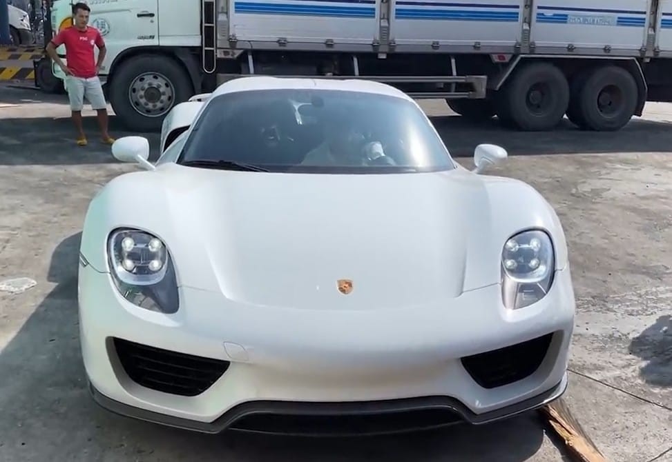 Porsche 918 Spyder đầu tiên về Việt Nam của nữ doanh nhân 9X