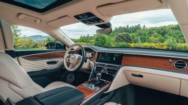 Nội thất xe Bentley Flying Spur Plug-in Hybrid 2022