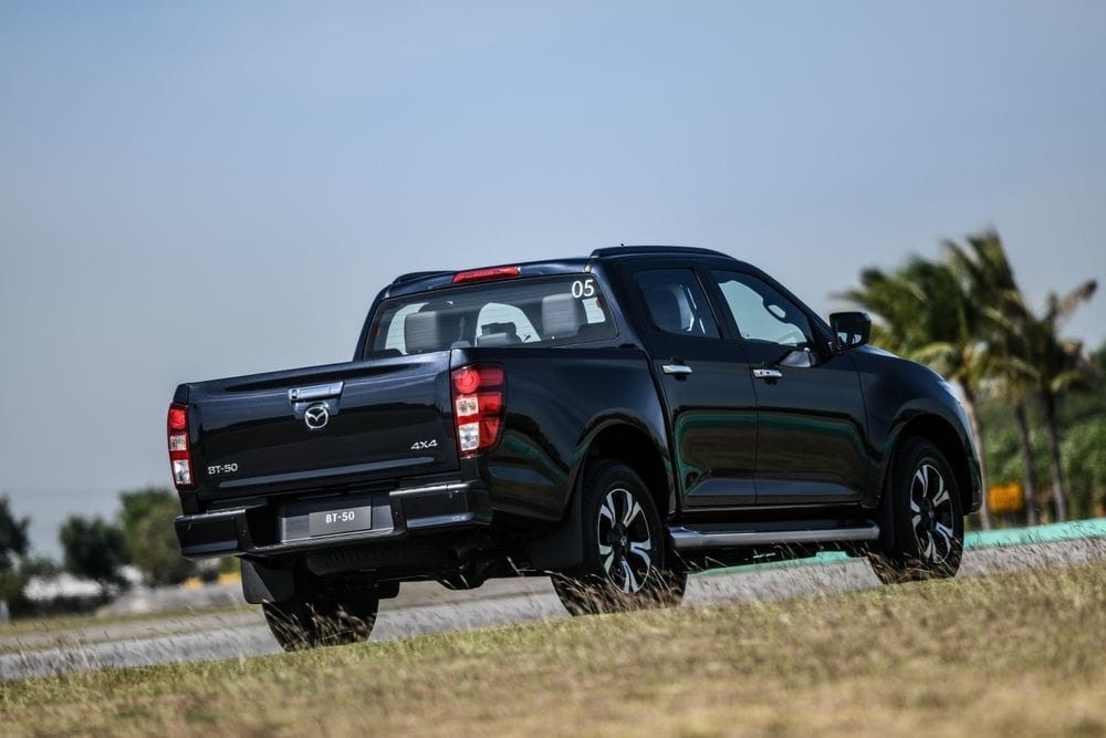 Nội thất Mazda BT-50 hoàn toàn mới-5