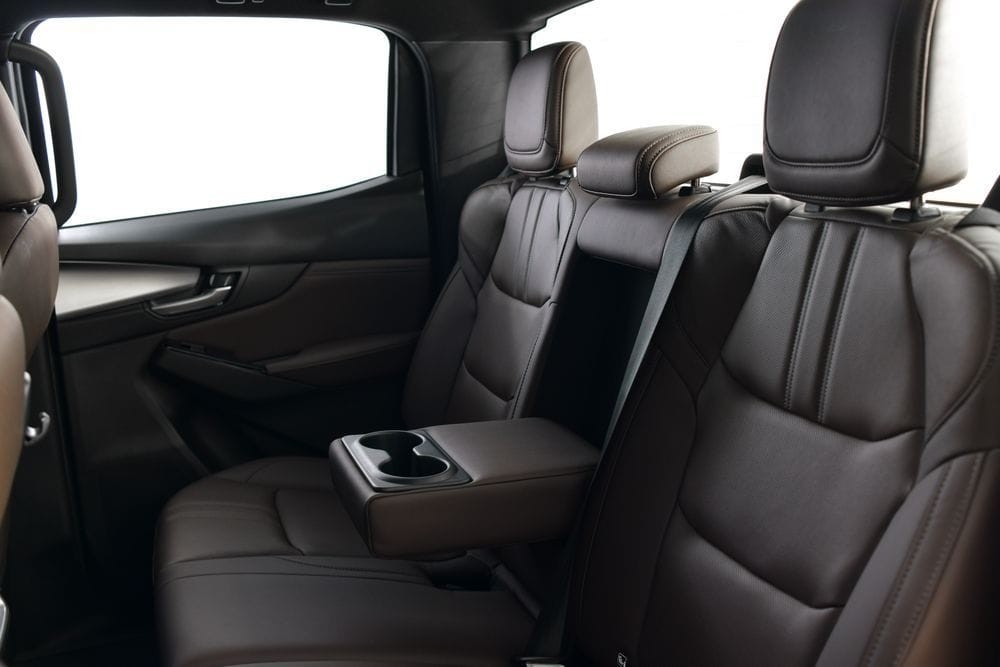 Nội thất Mazda BT-50 hoàn toàn mới-3