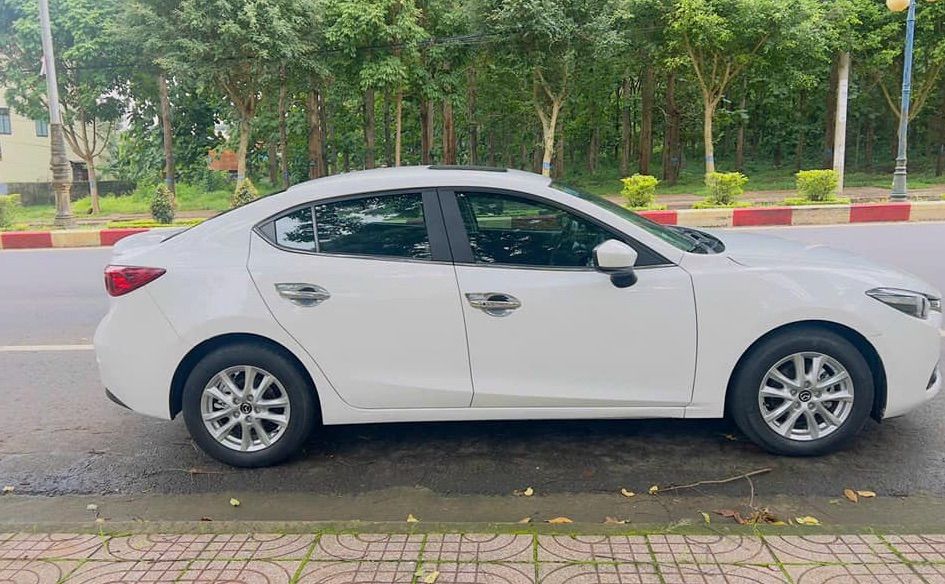 Bán xe hơi cũ Mazda 3 sản xuất 2018