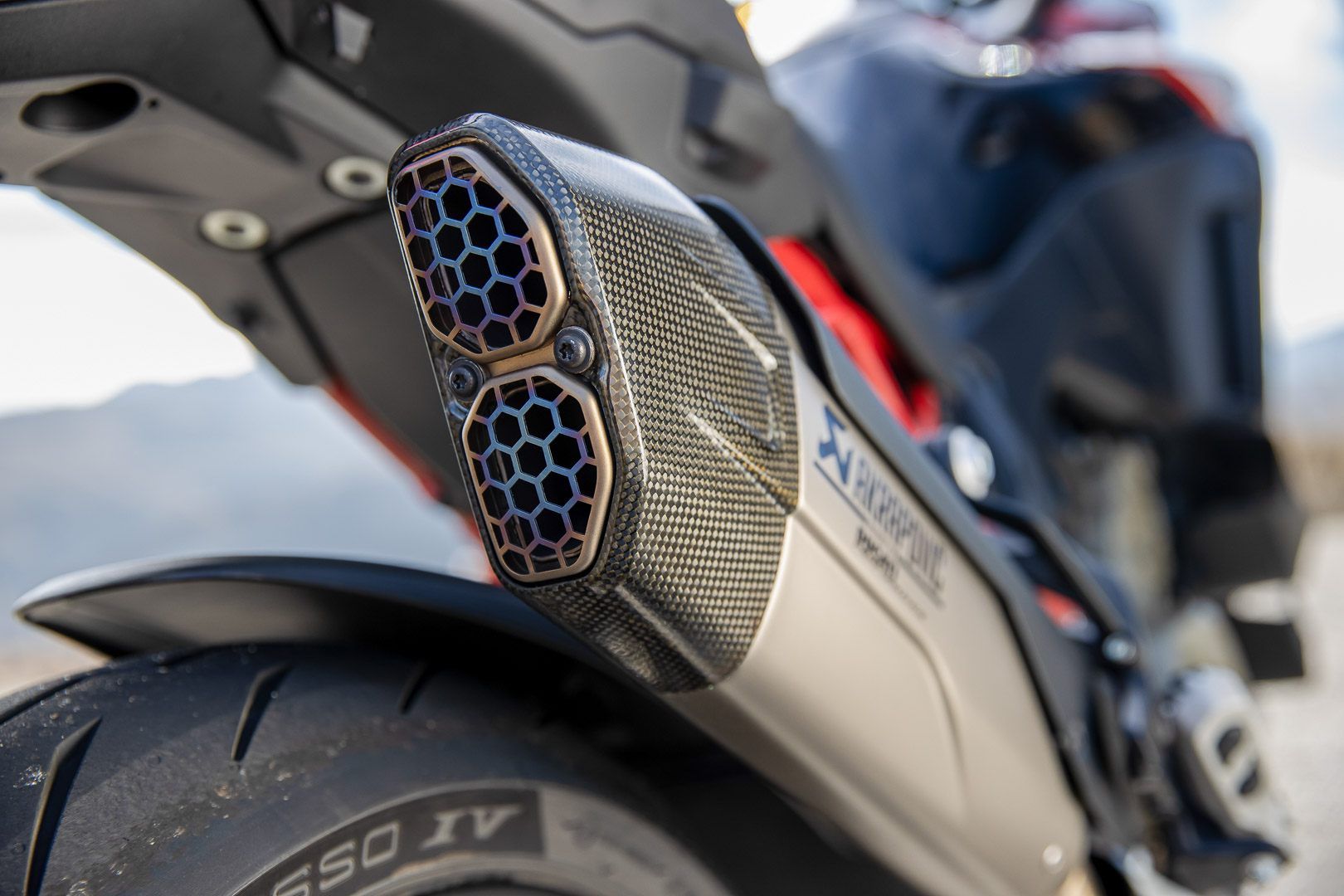 Ống xả akrapovic