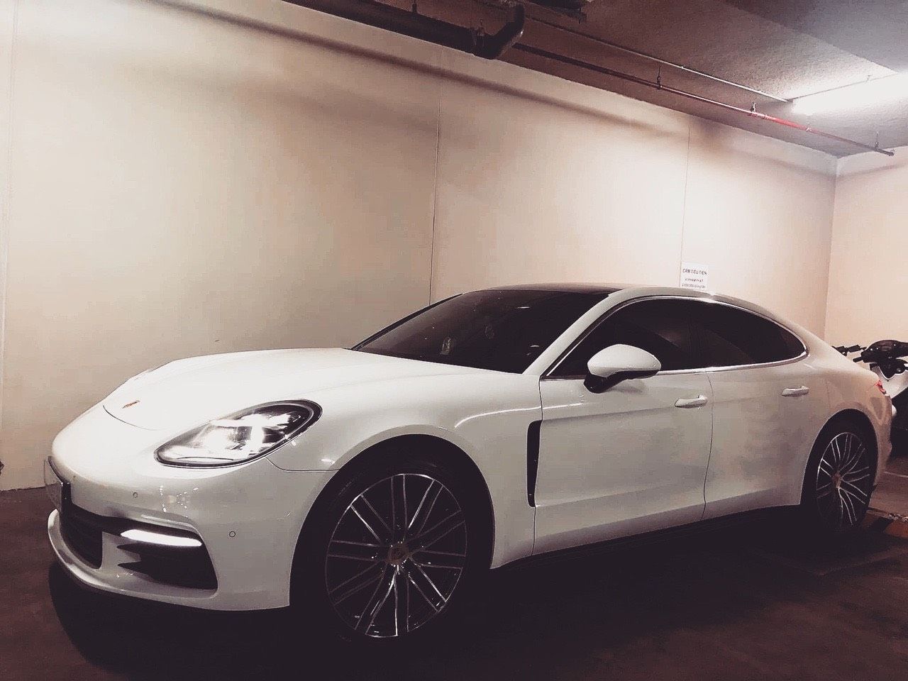 Chính chủ bán xe Porsche panamera sx 2017 Lăn bánh 2018
