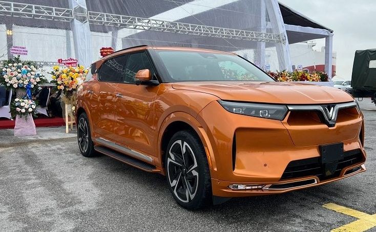 VinFast VF9 bàn giao đến tay khách hàng vào ngày 27-3