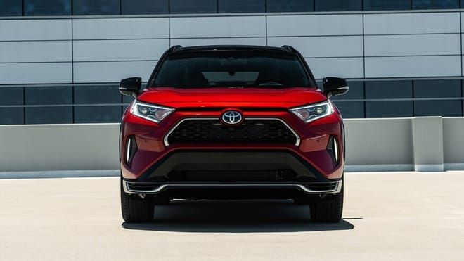 Ngoại thất Toyota RAV4 Prime 2021 và Toyota Supra 2.0