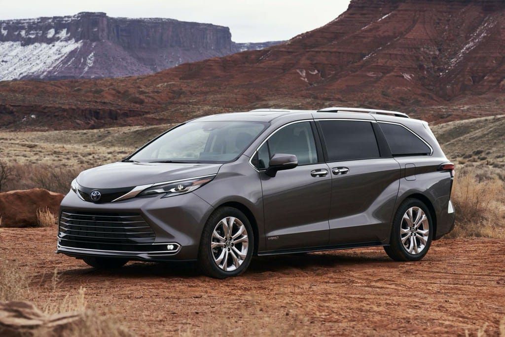 Toyota Sienna 2021 có giá từ 35.600 USD tại Mỹ