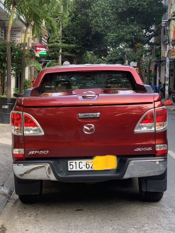 Mazda BT-50 3.2MT hai cầu, máy dầu, nhập khẩu