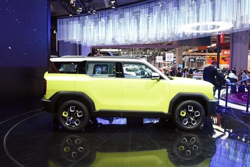 Haval X Dog được sơn màu xanh cốm với nóc trắng