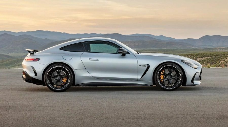 Thân xe Mercedes-AMG GT 2024