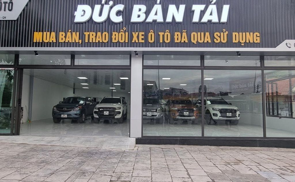 Showroom Ôtô Đức Bán Tải