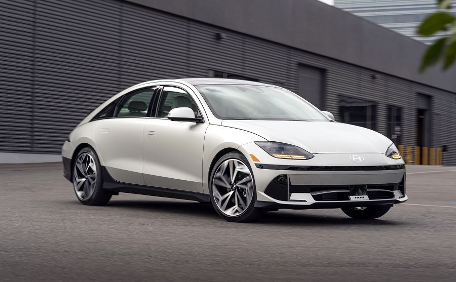 Hyundai Ioniq 6 với động cơ mạnh mẽ cung cấp từ 149 đến 320 mã lực