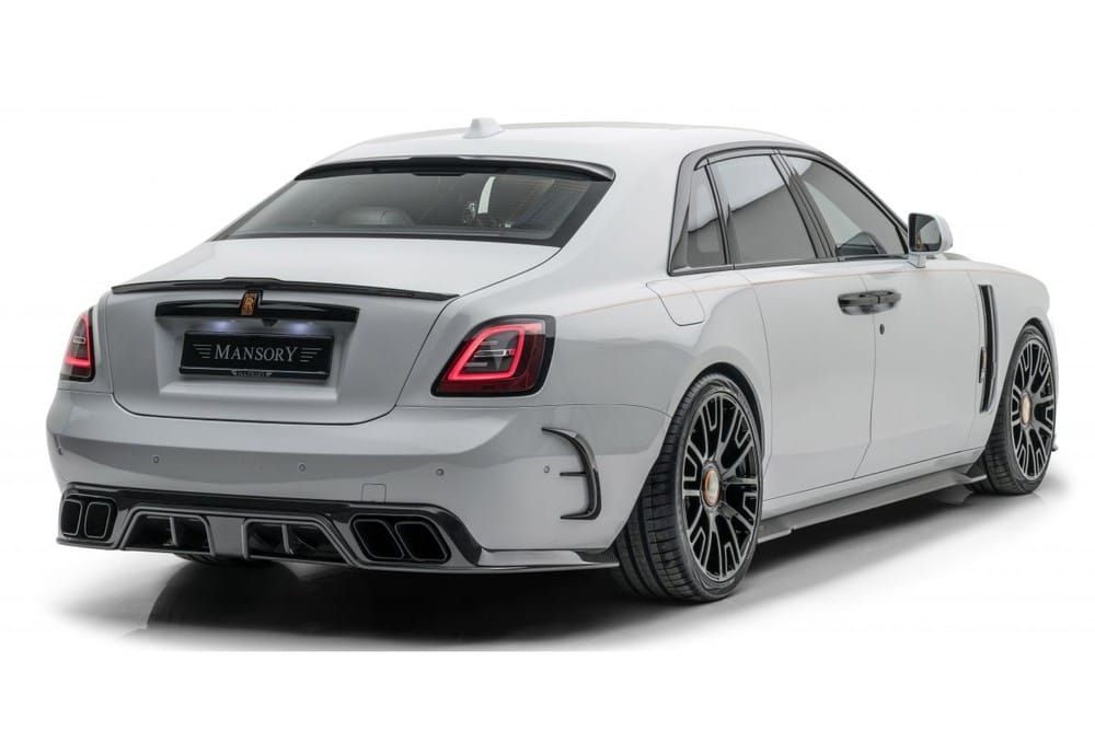 Mansory Rolls-Royce Ghost 2021 Thiết kế đuôi xe Mansory Rolls-Royce Ghost 2021 khá cứng cáp