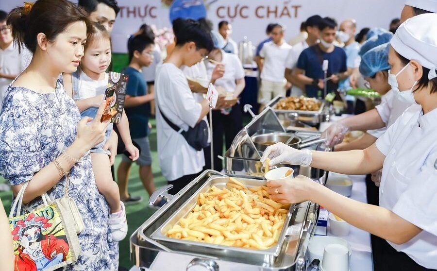 Thưởng thức ẩm thực