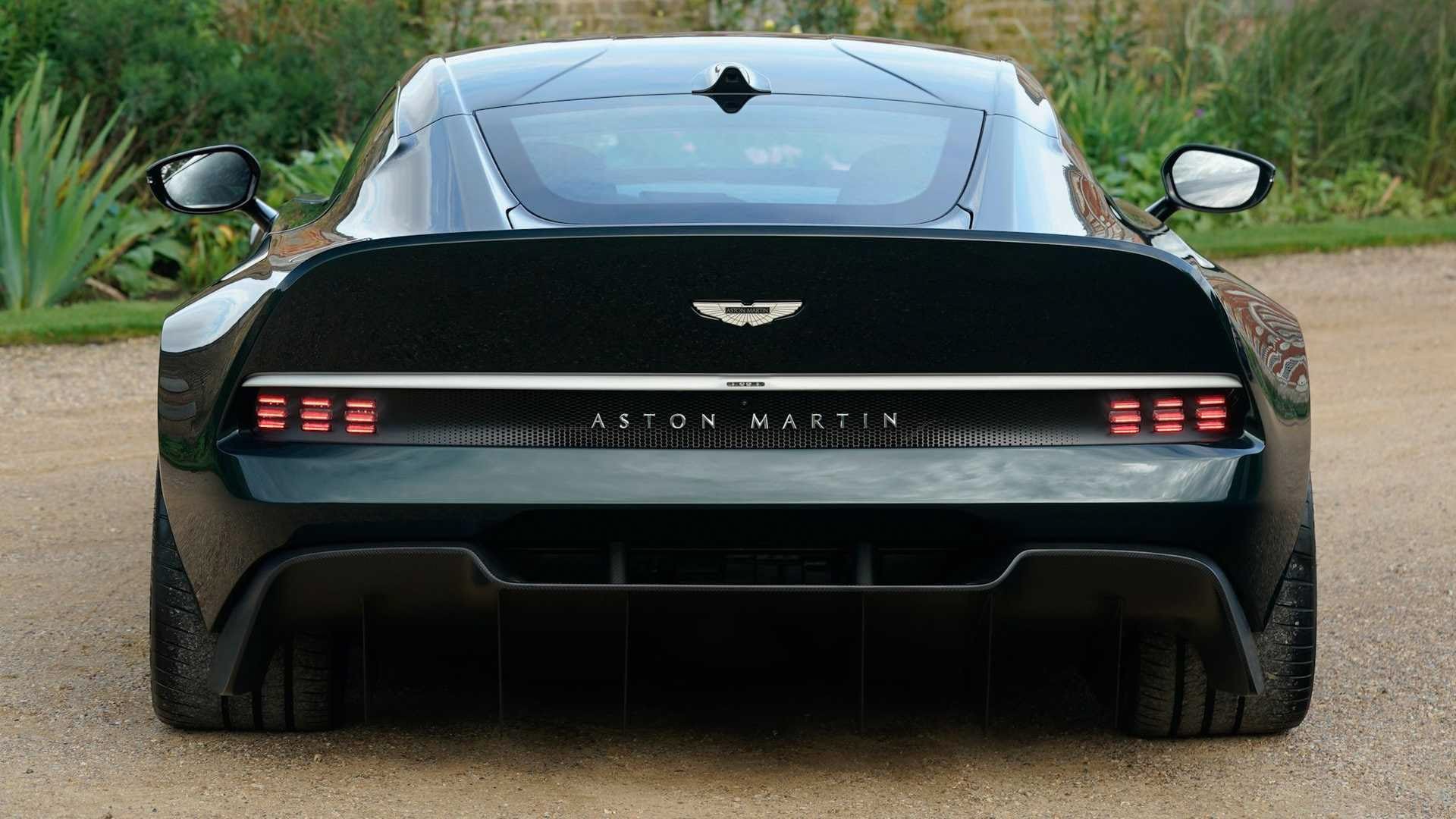 Aston Martin Victor-6