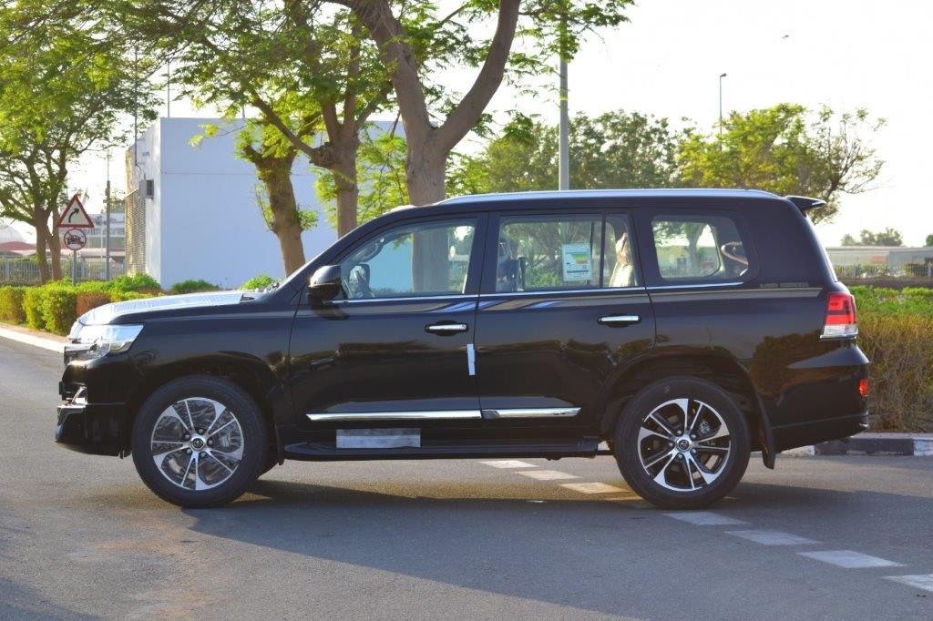 TOYOTA LAND CRUISER 2021-12