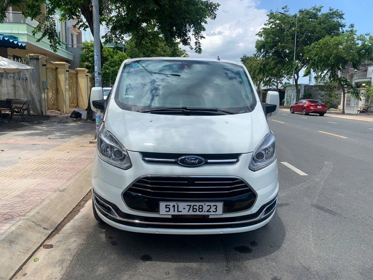 Ford Tourneo Titanium At 2020 – Mpv 7 Chỗ Cao Cấp, Rộng Rãi, Tiện Nghi
