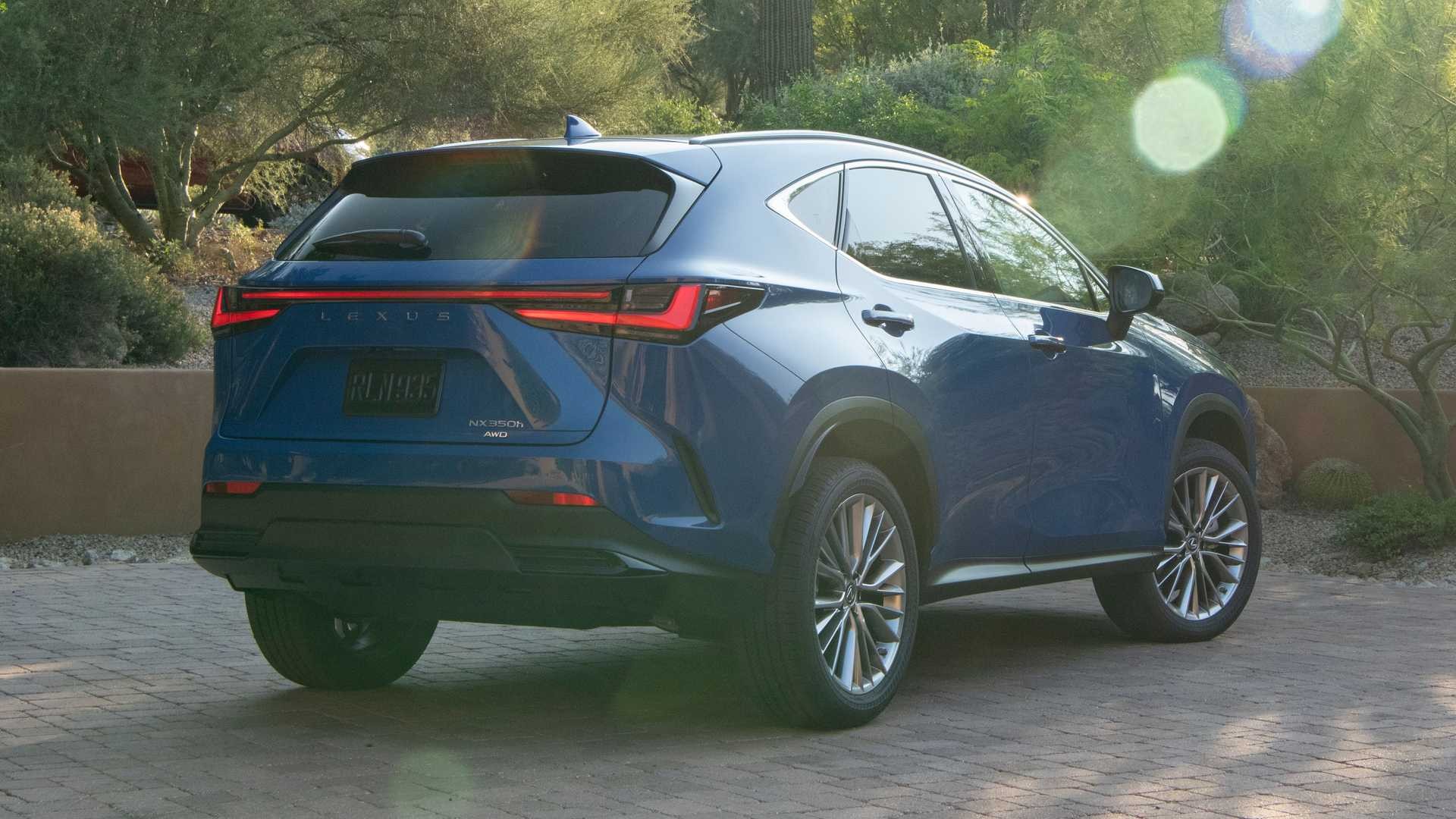 Lexus NX 2022