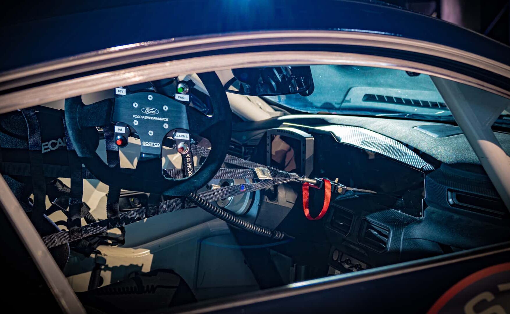 Nội thất Ford Mustang Dark Horse R 2024