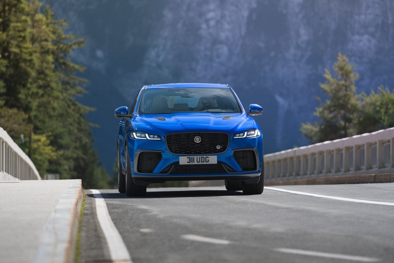 JAGUAR F-PACE SVR-3