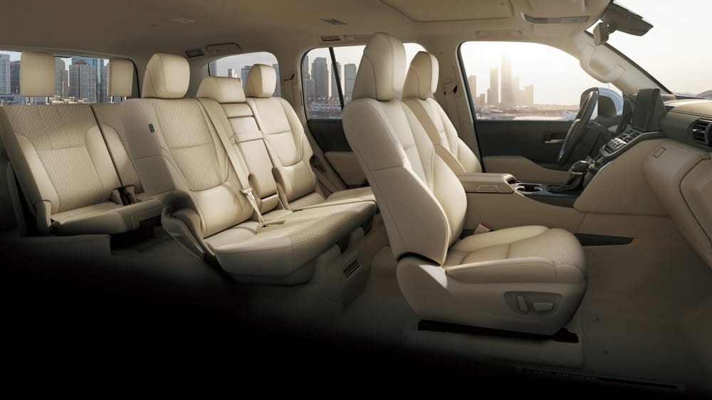 Nội thất 7 chỗ bên trong Toyota Land Cruiser 2022  Nội thất 7 chỗ bên trong Toyota Land Cruiser 2022