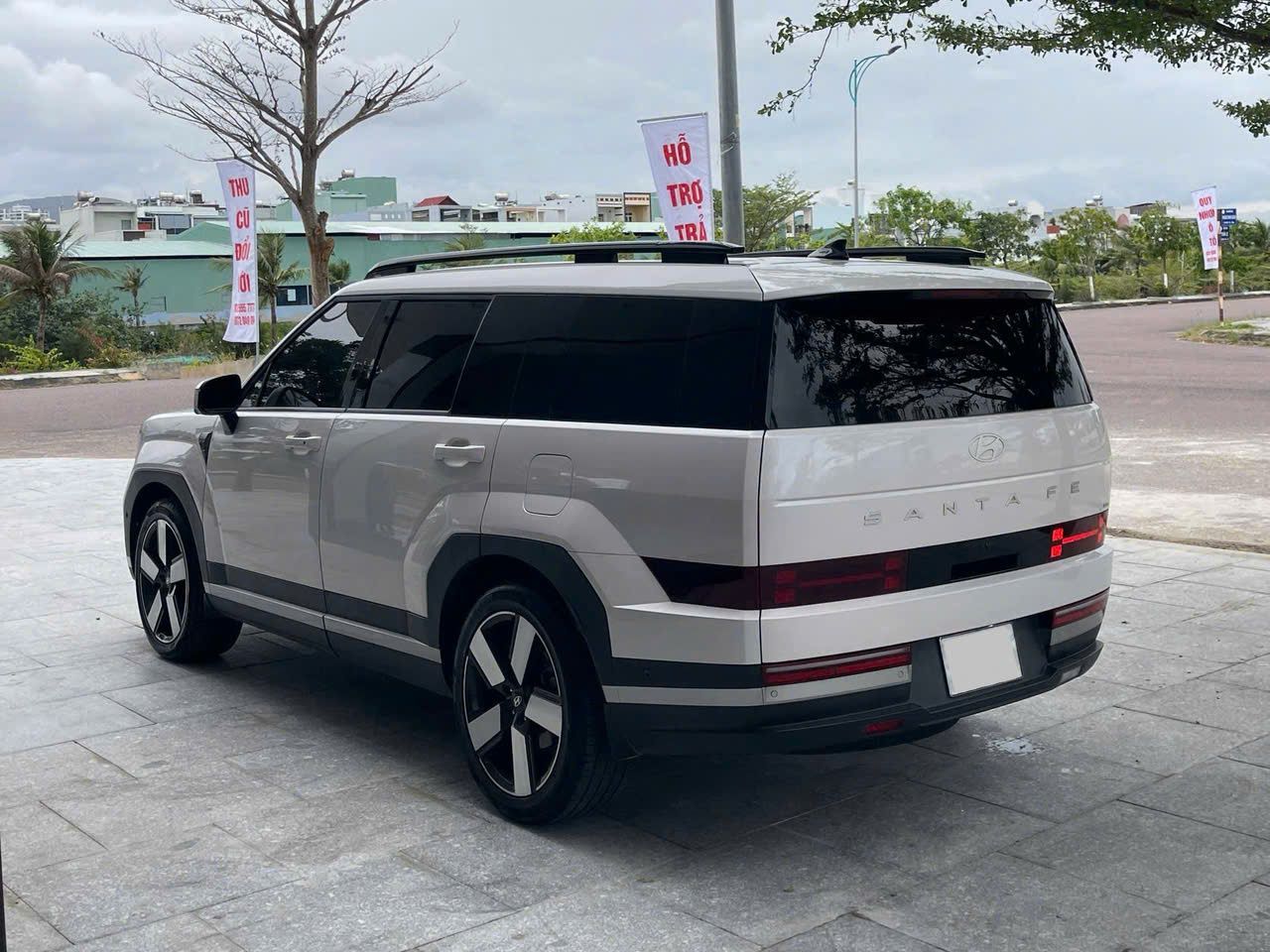 Hyundai Santafe Prestige 2.5L sx 2024.