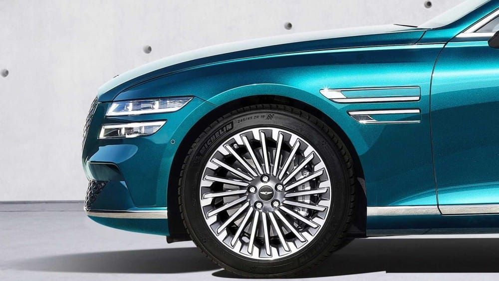 Cận cảnh la-zăng của Genesis Electrified G80 Cận cảnh la-zăng của Genesis Electrified G80