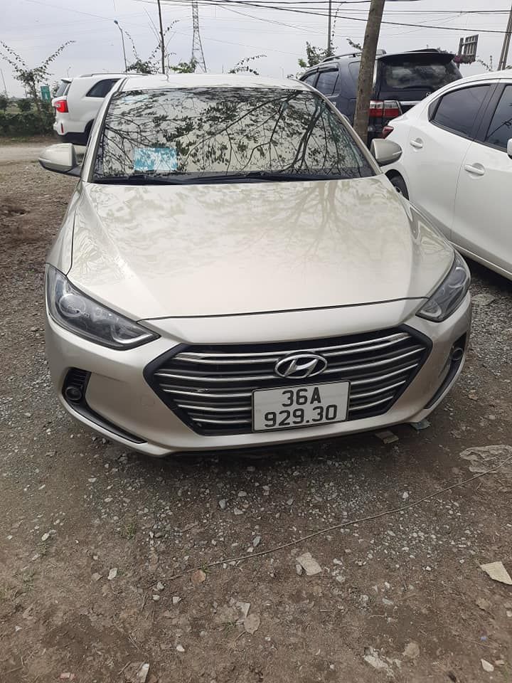 Huyndai elantra 2019 màu vàng cát cam