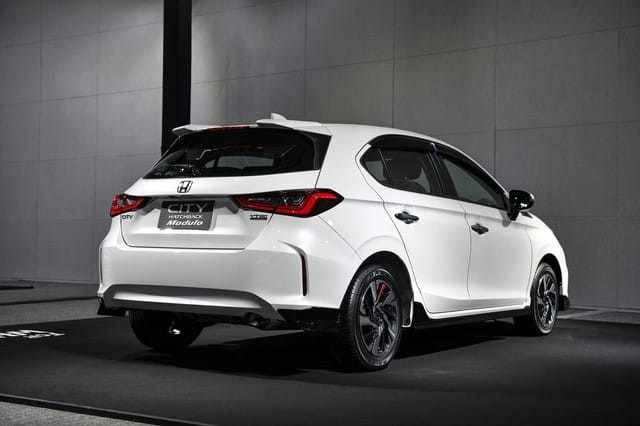 Ảnh thực tế Honda City Hatchback vừa ra mắt: Đẹp mỹ mãn, nhiều điểm mạnh để giành khách với Toyota Yaris nếu về Việt Nam - Ảnh 11. Honda City Hatchback 2021-11